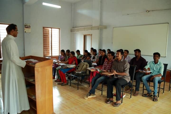 Deva Matha College campus in Kuravilangad, Kerala, India — photo 2