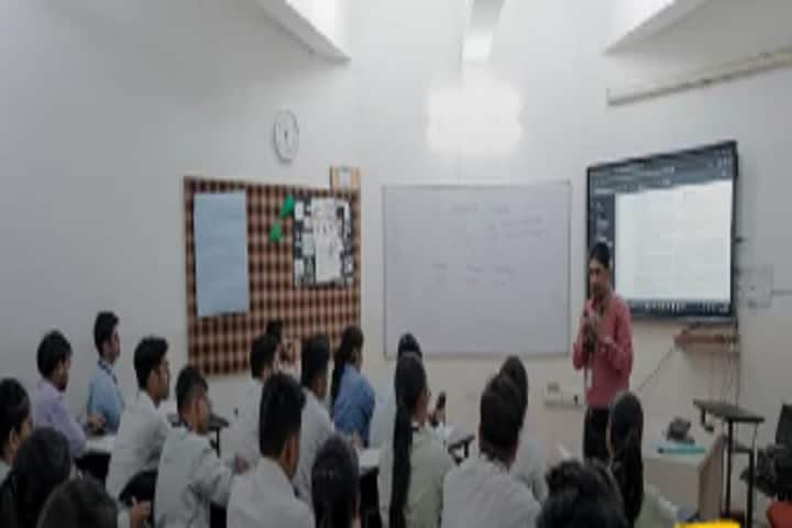 Indira University campus in Pune, Maharashtra, India — photo 3