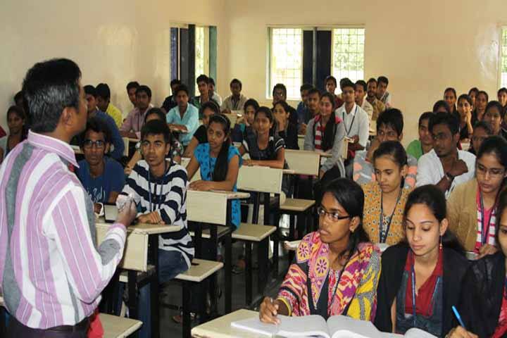 SSR College of Arts Commerce and Science campus in Silvassa, Dadra and Nagar Haveli, India — photo 5
