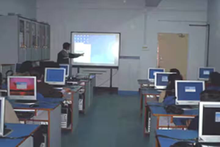 Smt J Devi Mahila Mahavidyalaya campus in Gonda, Uttar Pradesh, India — photo 5