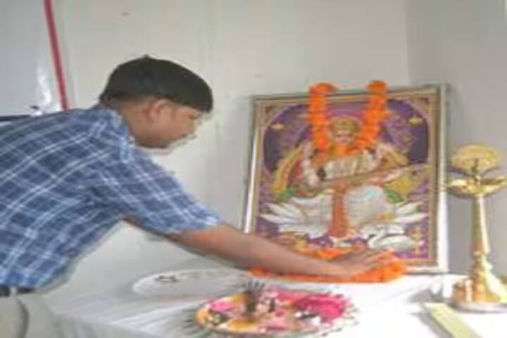 Shri Raghukul Mahila Vidya Peeth campus in Gonda, Uttar Pradesh, India — photo 6