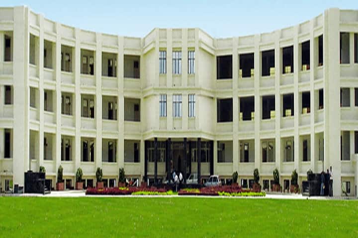 Jagran College of Arts campus in Kanpur, Uttar Pradesh, India — photo 1