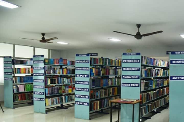 Vinayaka Missions Medical College and Hospital campus in Kottucherry, Puducherry, India — photo 2