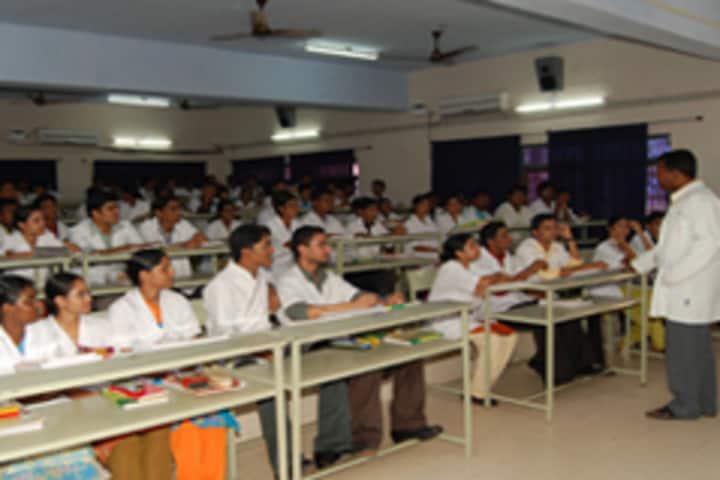 Vinayaka Missions Medical College and Hospital campus in Kottucherry, Puducherry, India — photo 6