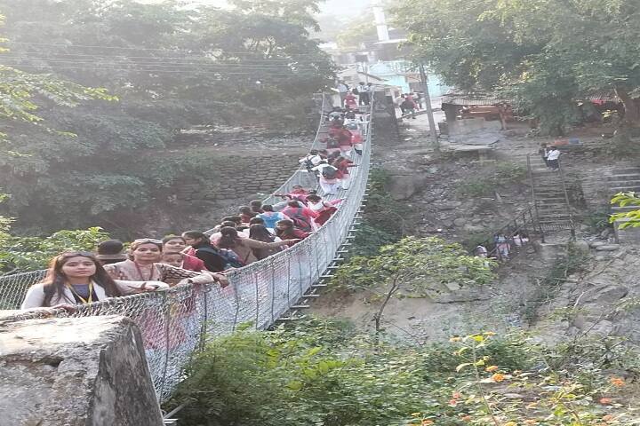 Saraswati Devi Nari Gyanasthali PG College campus in Gonda, Uttar Pradesh, India — photo 4