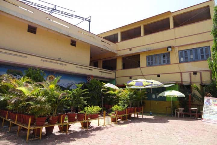 Devi Ahilya Arts and Commerce Jagdale College campus in Indore, Madhya Pradesh, India — photo 3