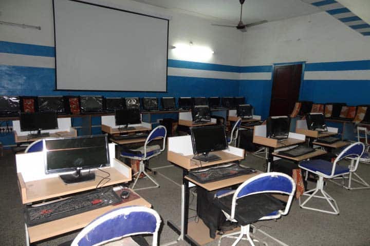 Devi Ahilya Arts and Commerce Jagdale College campus in Indore, Madhya Pradesh, India — photo 5
