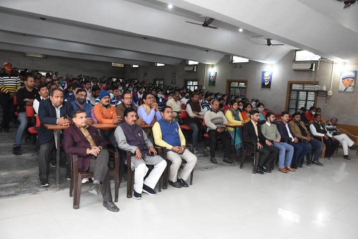 Acharya Narendra Deo Kisan PG College campus in Babhnan, Uttar Pradesh, India — photo 6