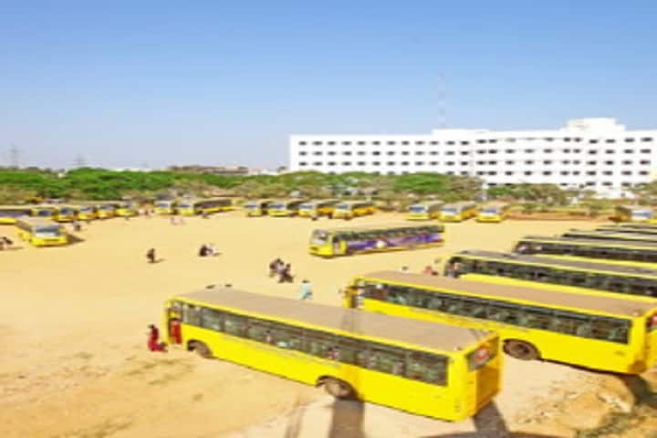 Saveetha Dental College campus in Chennai, Tamil Nadu, India — photo 4
