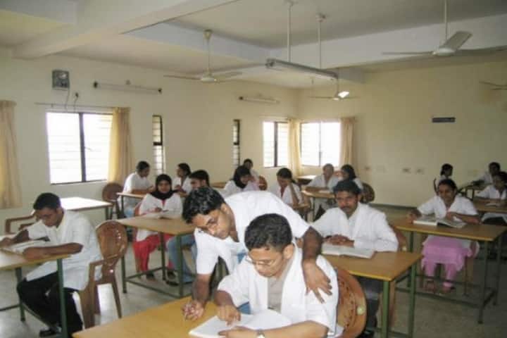 Government Dental College campus in Pariyaram, Kerala, India — photo 4