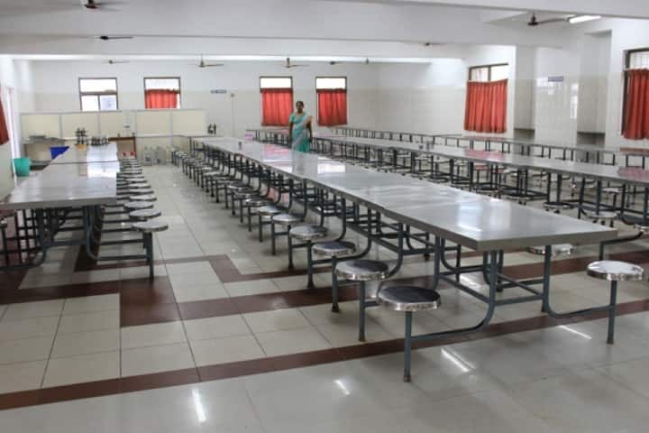 Meenakshi Ammal Dental College and Hospital campus in Chennai, Tamil Nadu, India — photo 4
