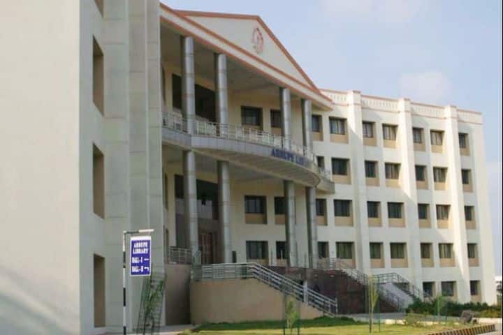 St Joseph's College campus in Tiruchirappalli, Tamil Nadu, India — photo 3