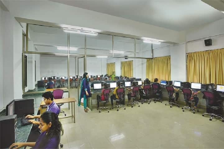 Muchhala Polytechnic campus in Thane, Maharashtra, India — photo 5