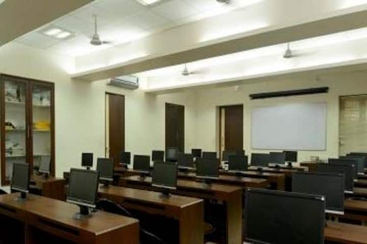 Gurukul College of Commerce campus in Mumbai, Maharashtra, India — photo 3