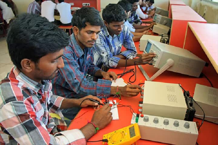 Chaitanya Institute of Technology and Science campus in Hanamkonda, Telangana, India — photo 6