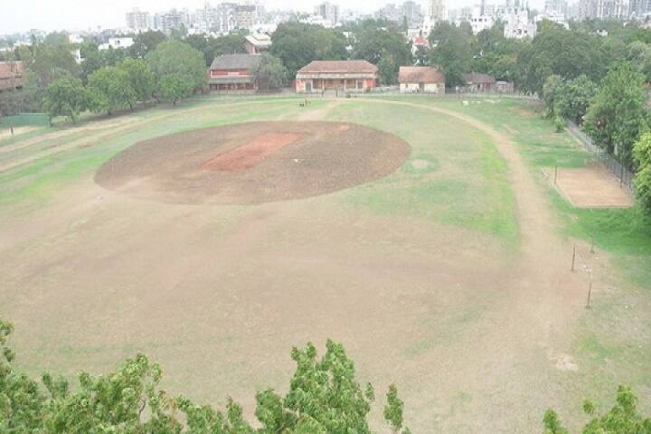 Sir PT Sarvajanik College of Science campus in Surat, Gujarat, India — photo 4