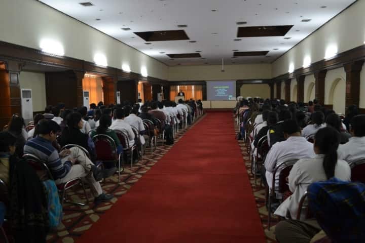 Santosh Dental College campus in Ghaziabad, Uttar Pradesh, India — photo 5