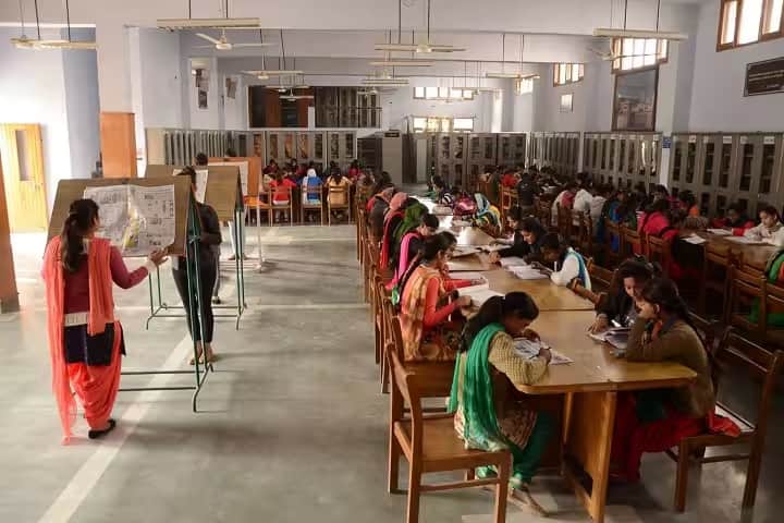 Khalsa College for Women campus in Amritsar, Punjab, India — photo 2