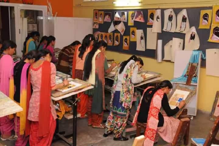 Khalsa College for Women campus in Amritsar, Punjab, India — photo 5