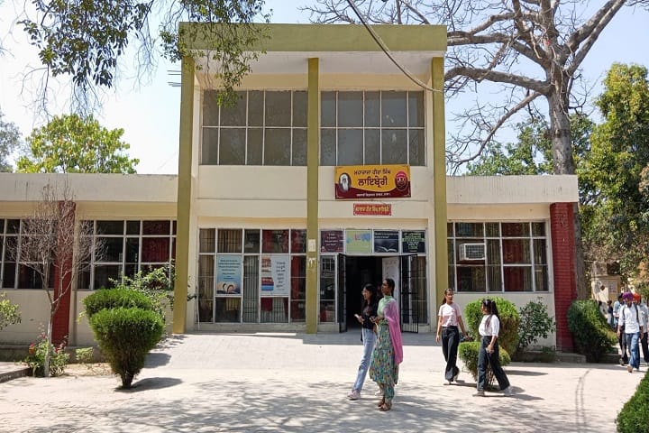 Government Ripudaman College campus in Patiala, Punjab, India — photo 1