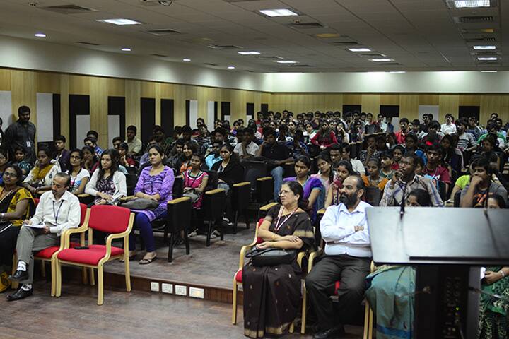 Seshadripuram College campus in Bangalore, Karnataka, India — photo 5