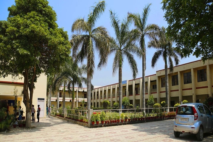 Guru Teg Bahadur National College campus in Ludhiana, Punjab, India — photo 2