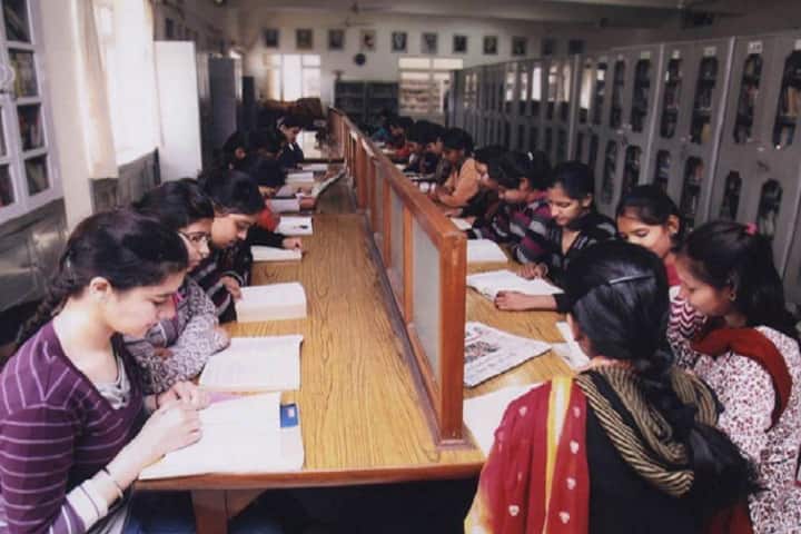 Guru Nanak Khalsa College for Women campus in Ludhiana, Punjab, India — photo 6