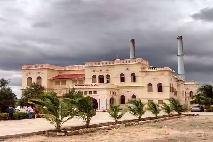 Shree Somnath Sanskrit University campus in Veraval, Gujarat, India — photo 2