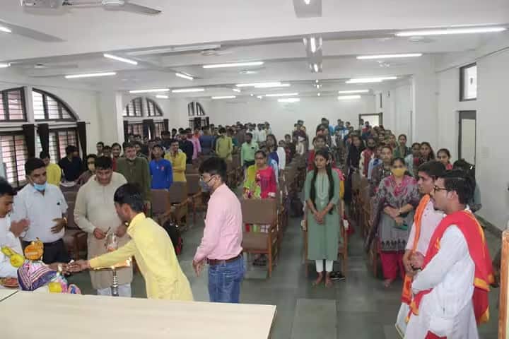 Shree Somnath Sanskrit University campus in Veraval, Gujarat, India — photo 4