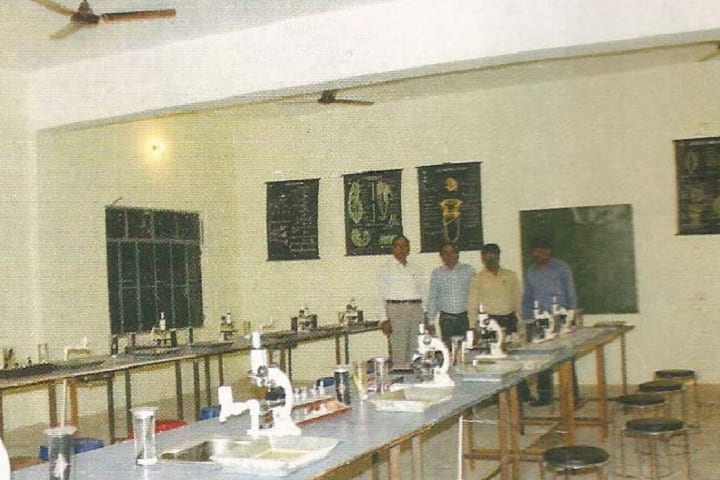 Urmila Devi Degree College campus in Handia, Uttar Pradesh, India — photo 6