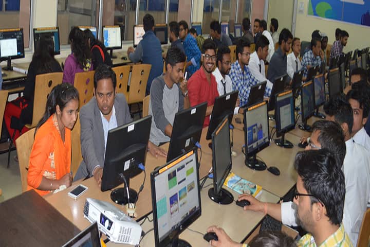 Shobhit University campus in Saharanpur, Uttar Pradesh, India — photo 6