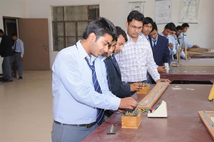 Jaswant Singh Bhadauria Institute of Technology campus in Mathura, Uttar Pradesh, India — photo 2