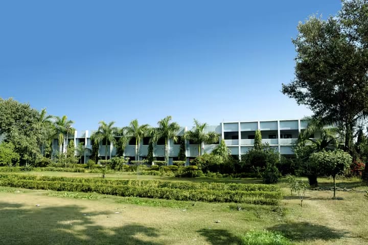 Nehru Mahavidyalaya campus in Lalitpur, Uttar Pradesh, India — photo 2