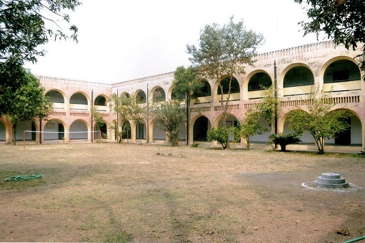 Raghuveer Singh Government Degree College campus in Lalitpur, Uttar Pradesh, India — photo 2