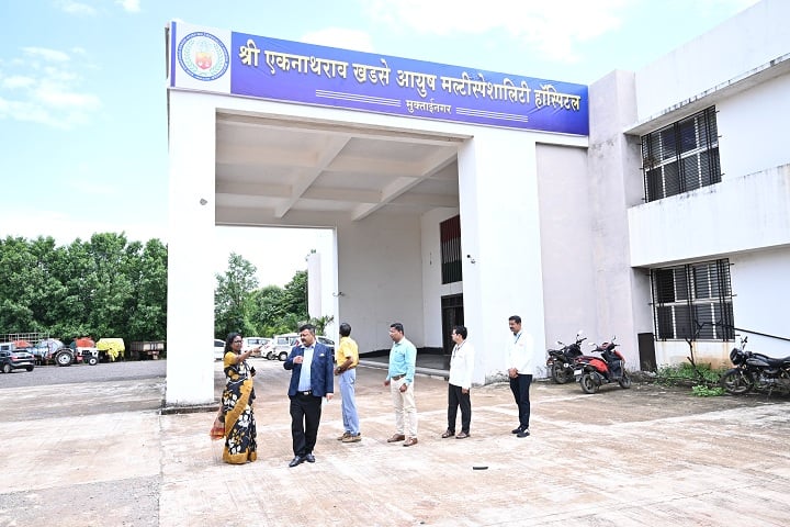 Shri Eknathrao Khadse Ayurvedic College campus in Jalgaon, Maharashtra, India — photo 1