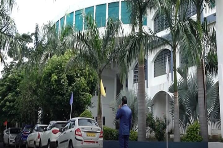 Takshashila Ayurved College campus in Washim, Maharashtra, India — photo 1