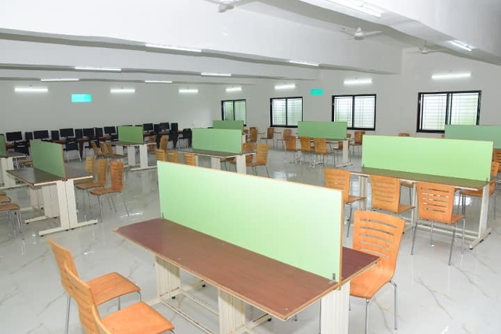 Shree Samartha Ayurvedic Medical College and Hospital campus in Akola, Maharashtra, India — photo 2