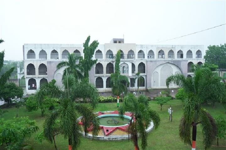 Muhammad Wahed Homoeopathic Medical College and Research Centre campus in Jalna, Maharashtra, India — photo 1