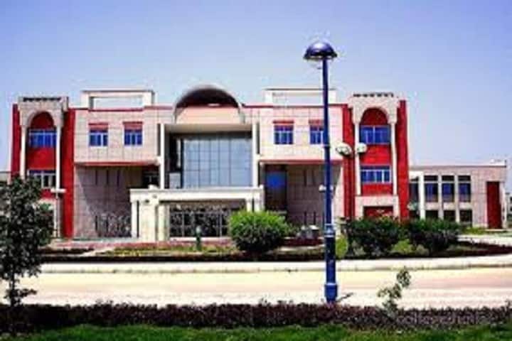 Ram Janki Mahavidyalaya campus in Kanpur, Uttar Pradesh, India — photo 3