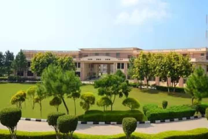 Sri Aurobindo College of Commerce and Management campus in Ludhiana, Punjab, India — photo 1
