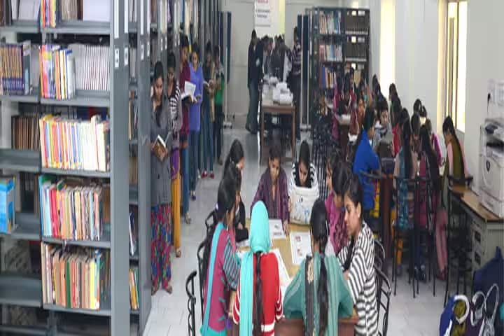 Aggarwal College campus in Faridabad, Haryana, India — photo 4