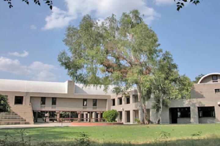 Mahatma Gandhi Labour Institute campus in Ahmedabad, Gujarat, India — photo 1