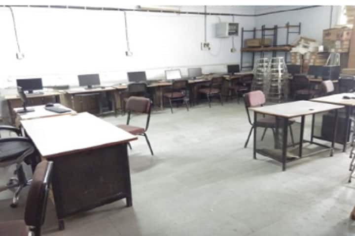 Government Polytechnic campus in Vadodara, Gujarat, India — photo 3