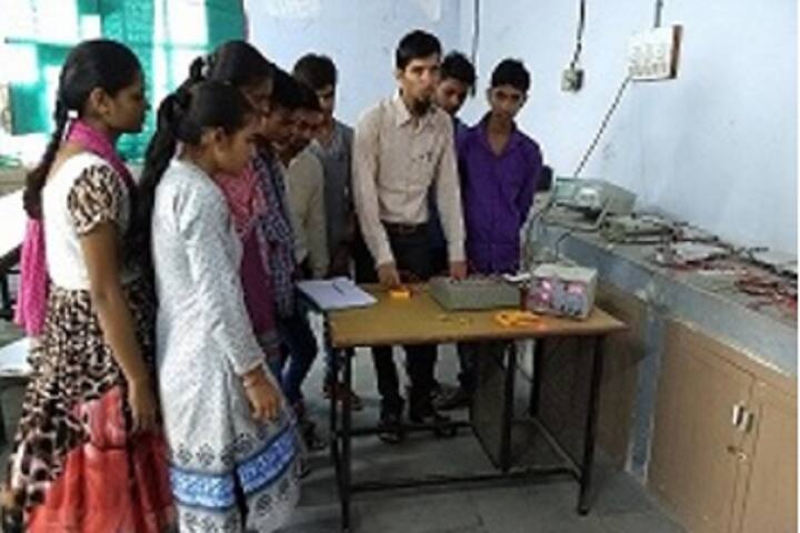 Government Polytechnic campus in Vadodara, Gujarat, India — photo 4