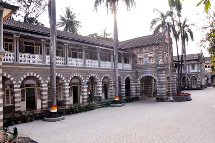 KLE Societys Raja Lakhamagouda Science Institute campus in Belgaum, Karnataka, India — photo 1