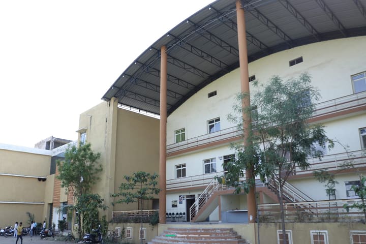 Shri Guru Sandipani Institute of Management campus in Ujjain, Madhya Pradesh, India — photo 1