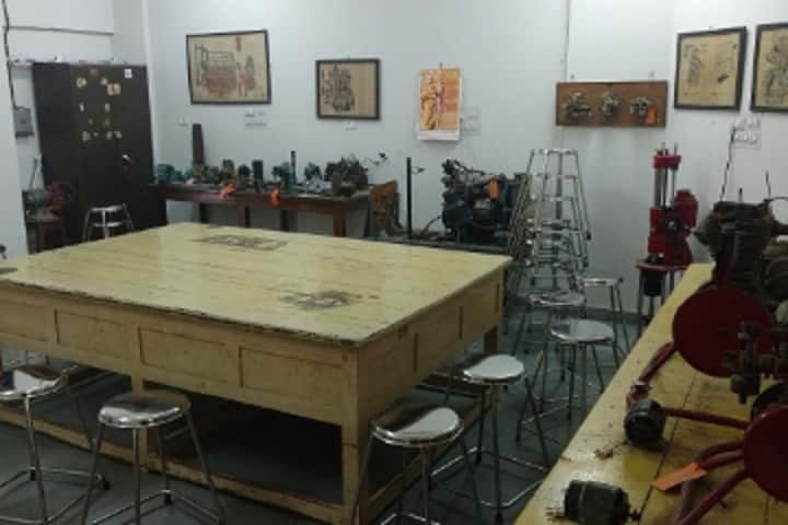 Sir Bhavsinhji Polytechnic Institute campus in Bhavnagar, Gujarat, India — photo 4