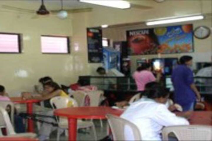 Sophia Smt Manorama Devi Somani College campus in Mumbai, Maharashtra, India — photo 5