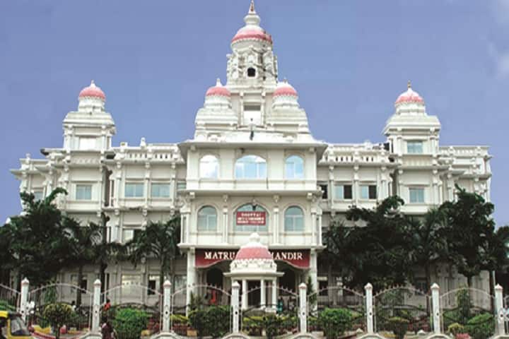 Sharnbasva University campus in Gulbarga, Karnataka, India — photo 2