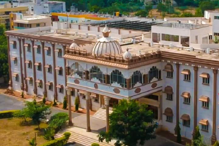 G Pulla Reddy Dental College and Hospital campus in Kurnool, Andhra Pradesh, India — photo 2